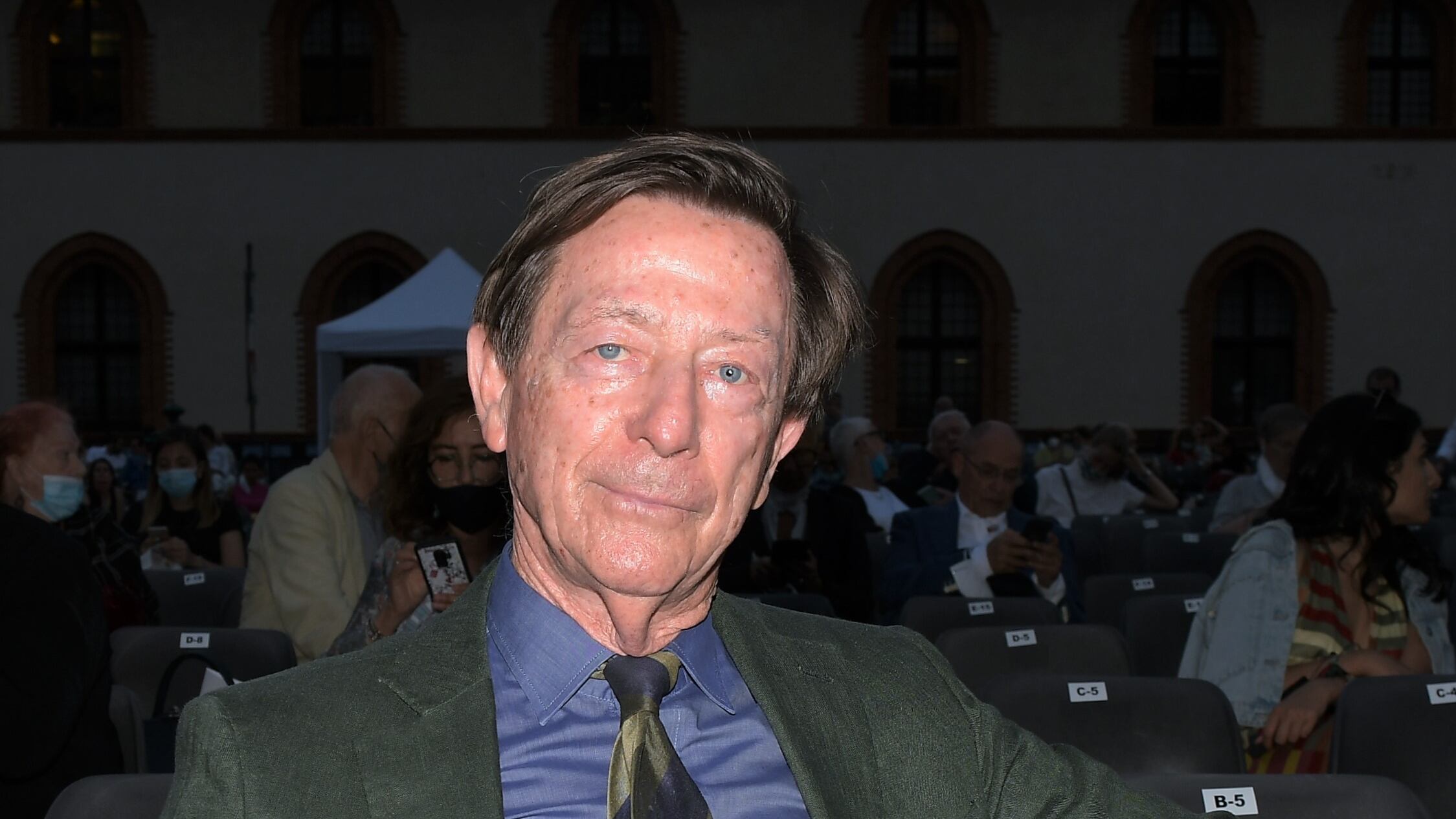 Royalty, collane, rose, volée Andreose, il coach dei libri
