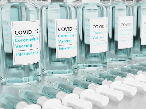 "Dati straordinari...". Ecco il farmaco anti Covid che fa sperare