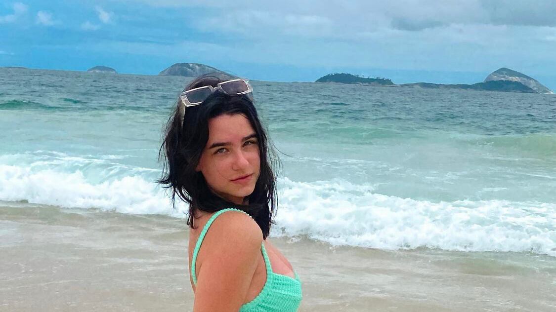 Modella brasiliana muore a 18 anni per una trombosi da Covid