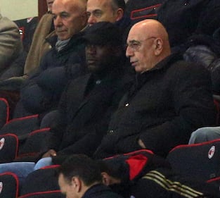 Seedorf, l'arrivo a Linate e a San Siro 9