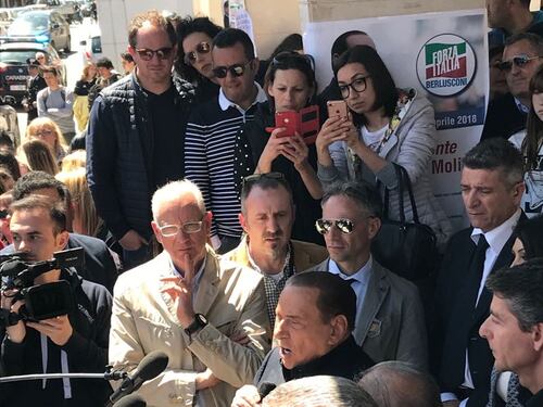 Regionali, il Cav in Molise tra tamburi "bufù" e strette di mano
