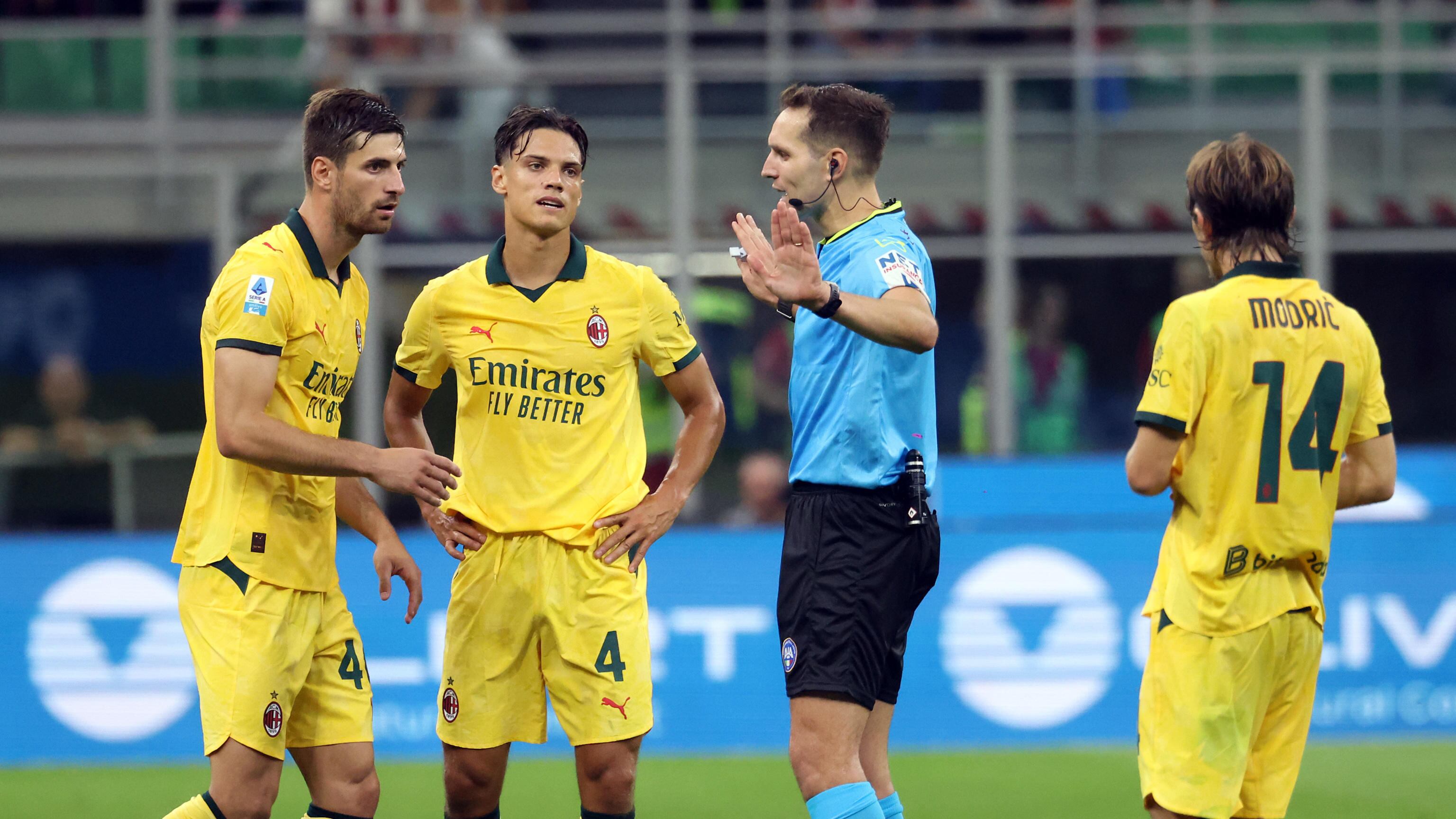 Milan-Bologna, errore di arbitro e Var: la decisione dell’Aia
