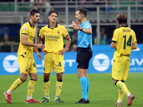 Milan-Bologna, errore di arbitro e Var: la decisione dell’Aia