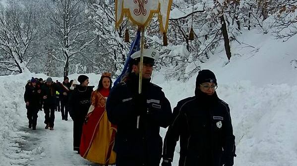 Turbina usata per la processione: la polemica del paese marchigiano