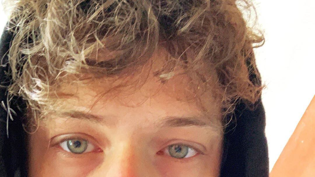 Irama dice addio ai social, fan in agitazione: "Devo allontanarmi"