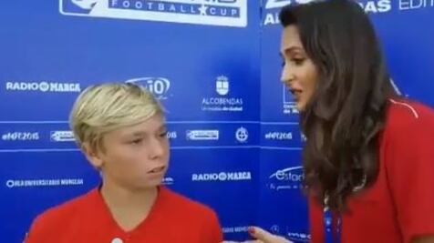 Il fairplay di Totti jr: calcia fuori il pallone con il portiere a terra