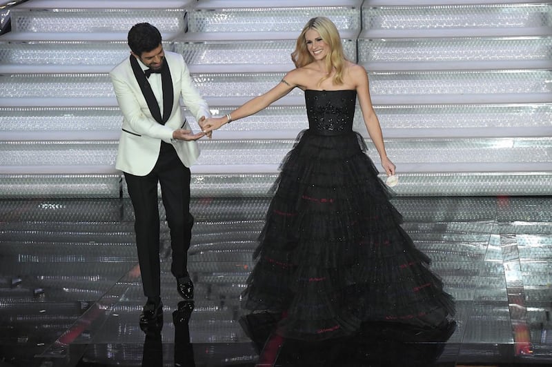 Michelle Hunziker, la sexy conduttrice a Sanremo 2018 12