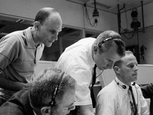 Addio a Mattingly, l'astronauta eroe. Grazie alla rosolia poté salvare l'Apollo 13