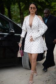 Rihanna alla sfilata di Christian Dior 10