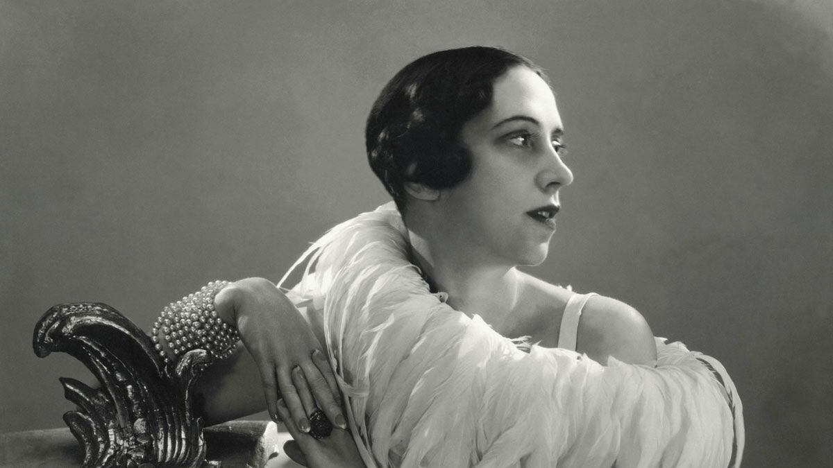 Elsa Schiaparelli, la divina della moda che sfidò Coco Chanel