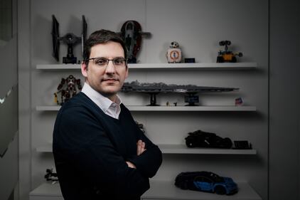 In Francia giocare con le spade laser è ora disciplina sportiva 5