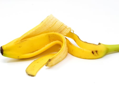 La buccia di banana fa bene alla salute, il parere di una dietista