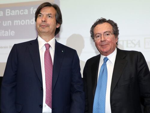 Intesa blinda i suoi vertici dopo la pioggia di profitti