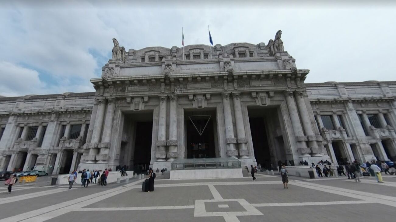 Milano, rapina in stazione poi aggrediscono l'agente: presi magrebini