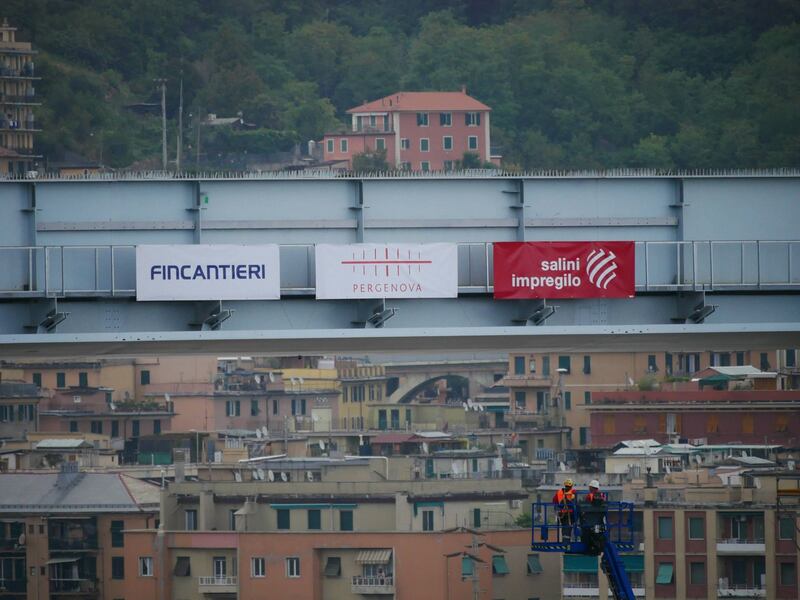Il "varo ad alta quota" del primo pezzo del Ponte di Genova 4
