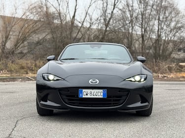 Mazda MX-5 1.5: guarda la gallery del restyling 2025 4