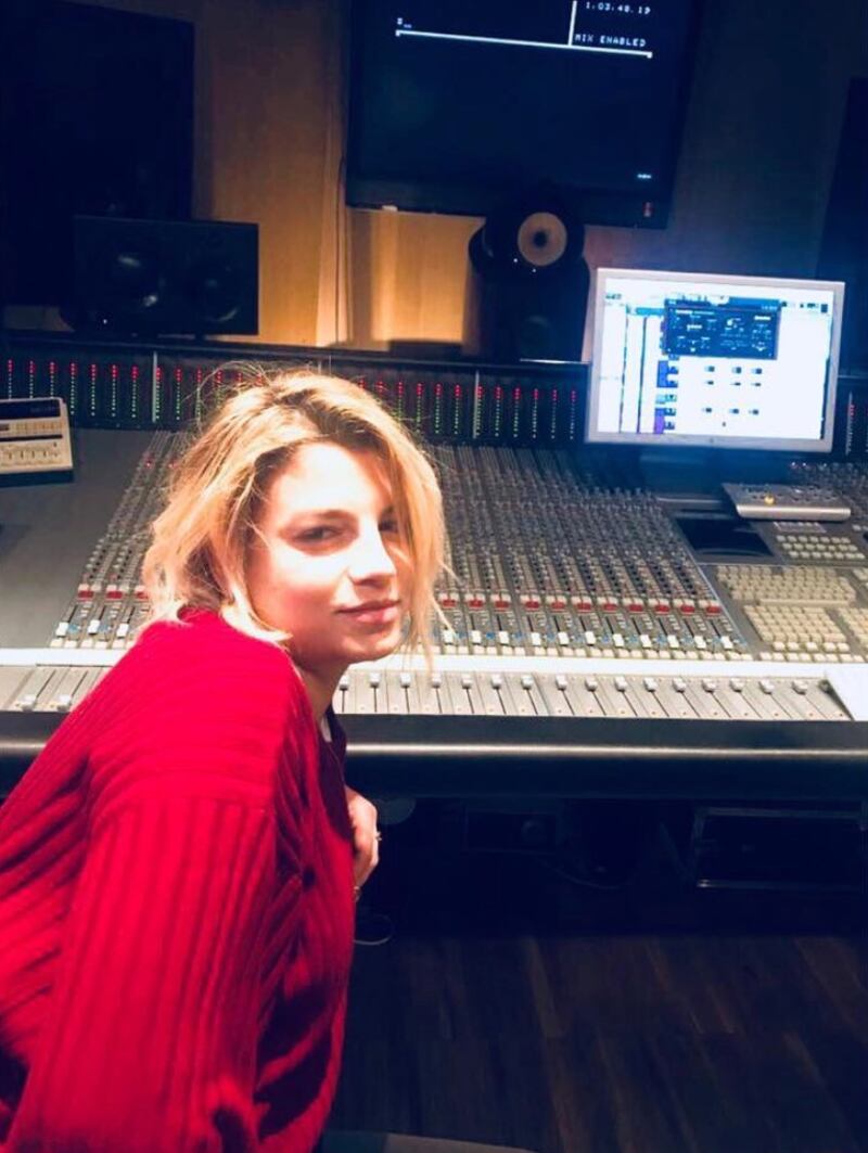 Emma Marrone, sexy foto prima del tour 4