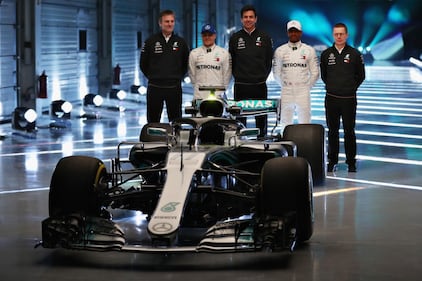 La Mercedes esce allo scoperto: ecco le foto della nuova W09 6