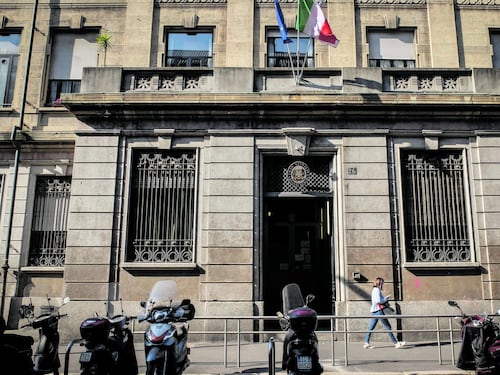 "Punito chi critica l'occupazione pro Pal". Procedimento disciplinare a prof del Berchet