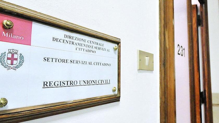 Trascritte altre nozze gay Pisapia gioca col Prefetto