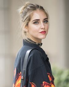 Chiara Ferragni, topless allo specchio 29
