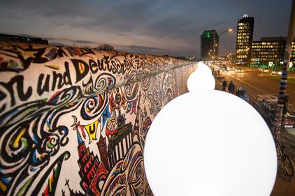 Palloncini luminosi lungo il Muro di Berlino 21