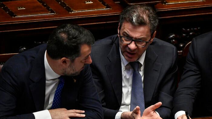 Manovra, colloquio Salvini-Giorgetti: "Stop a nuove tasse e difesa degli stipendi"