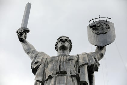 Monumenti, strade e festività: così Kiev si smarca dall'influenza culturale russa 4