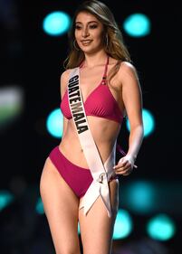 Le bellezze sfilano a Miss Universo 2019 2