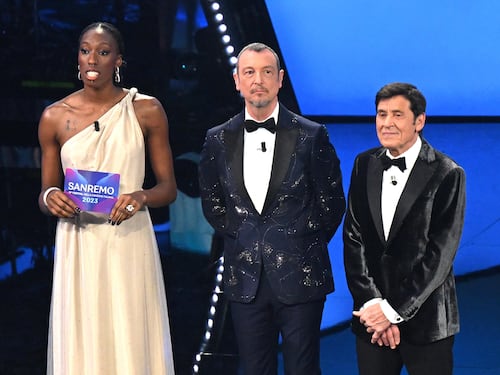 Sanremo 2023, terza serata tra Maneskin, “bicchiere-gate” e giallo Morandi