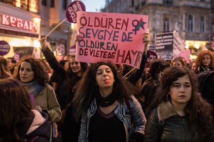 A Istanbul migliaia in piazza contro la violenza sulle donne 2