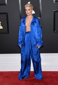 Grammy 2017, i look più sexy sul red carpet 54