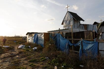 Così si presenta la Giungla dei migranti dopo lo sgombero 8