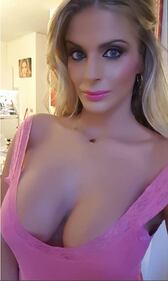 Francesca Cipriani hot, ecco i primissimi piani della scollatura 27