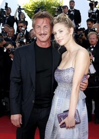 La figlia di Sean Penn gli ruba la scena a Cannes 16