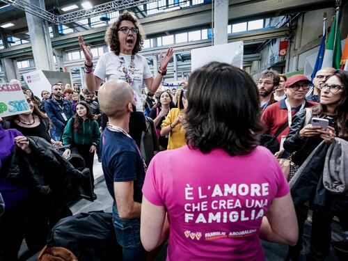 Branco di attivisti conigli, Schlein indegna e Lagioia: quindi, oggi…