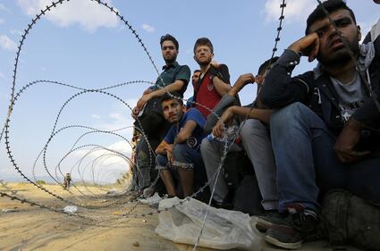 Macedonia, duri scontri polizia-migranti 15
