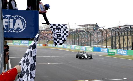 La splendida vittoria di Kimi a Suzuka - Guarda le foto 1