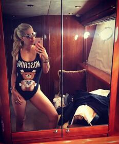 Wanda Nara, sexy bikini sui social 22