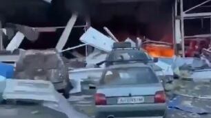 "I russi hanno bombardato un supermercato": cosa succede nel Donetsk