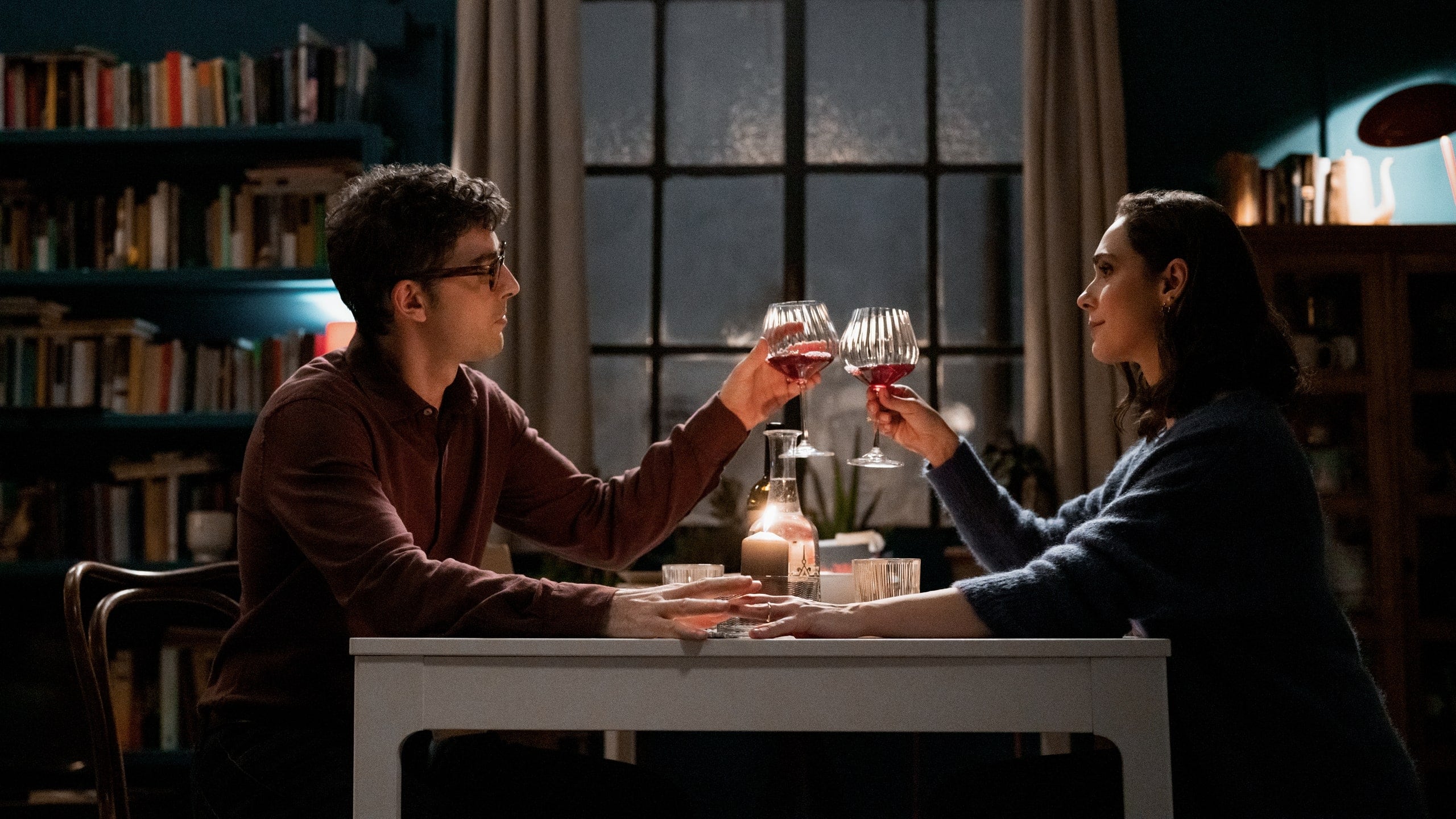 Su Netflix arriva Fedeltà. Ma che cos'è il tradimento?