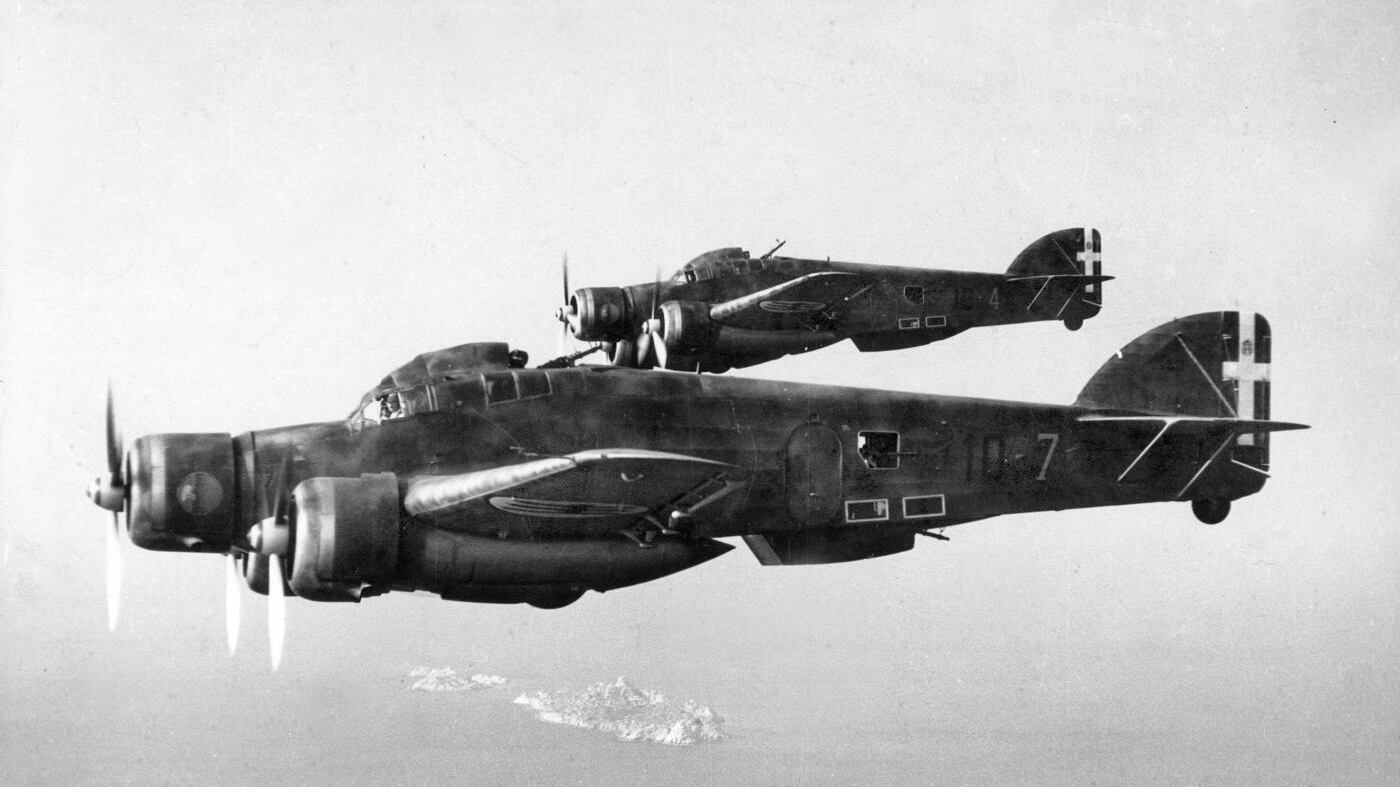 Giugno di fuoco nel Mediterraneo: la battaglia degli aerosiluranti italiani