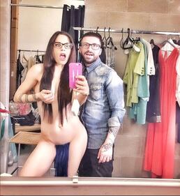 Naike Rivelli nuda con la testa nel wc 6