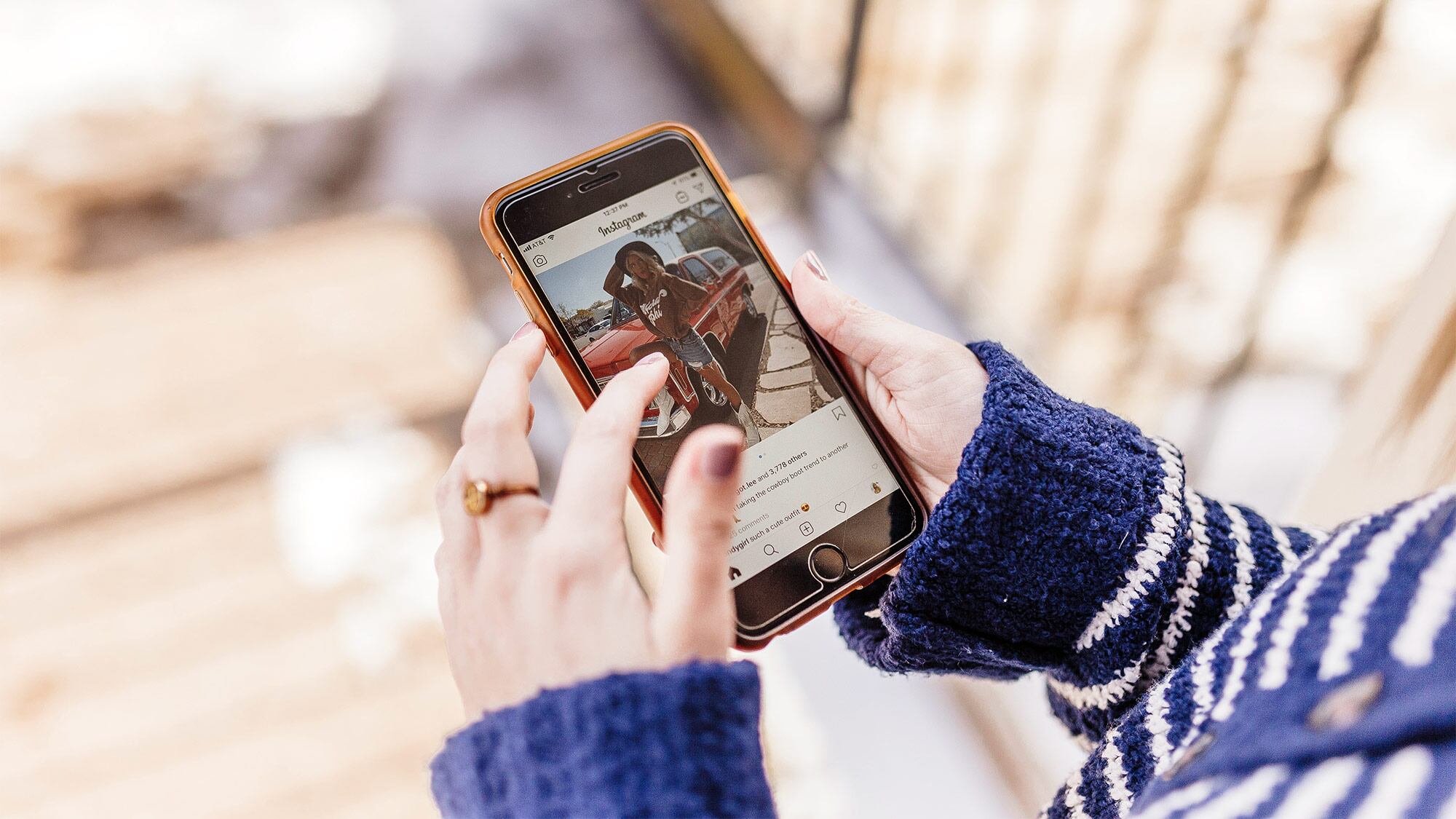 Instagram ci ripensa: tornano i like