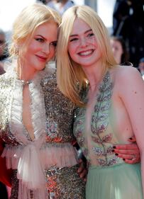 Nicole Kidman ed Elle Fanning sul red carpet di Cannes 3