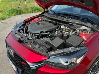 Mazda2 Mild-Hybrid, guarda la gallery della citycar super accessoriata 11
