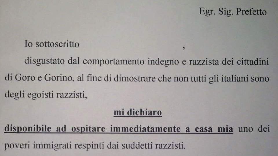 Goro, la sfida degli italiani: "Chi ci critica firmi qui e ospiti i migranti"