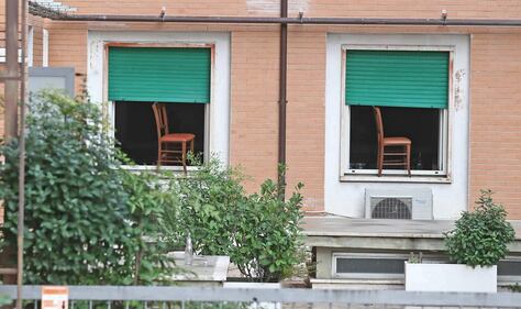 Roma, evacuati i pazienti dell'ospedale Villa San Pietro per un incendio 2