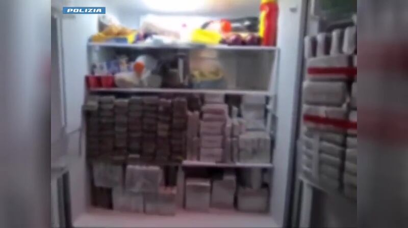 Cuggiono, droga e armi in casa 1