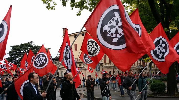 La polizia promuove CasaPound: "Violenti per colpa della sinistra"
